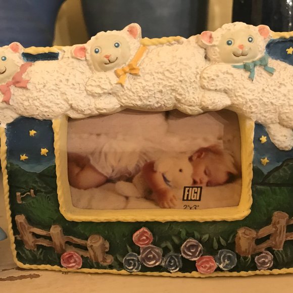 Two Cute Picture frames - Picture 4 of 6